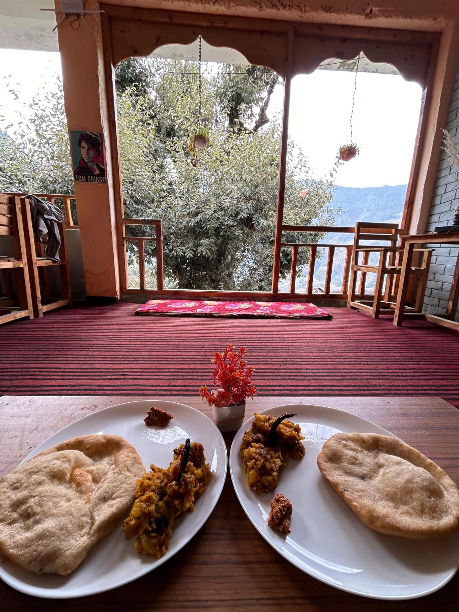 Mozo Inn&Cafe Jibhi Banjār Exterior foto